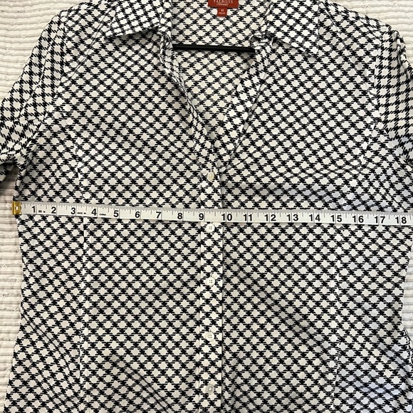 Talbots Women's 10 black and white star pattern. Long Sleeved Shirt Top size 10 - Picture 2 of 7